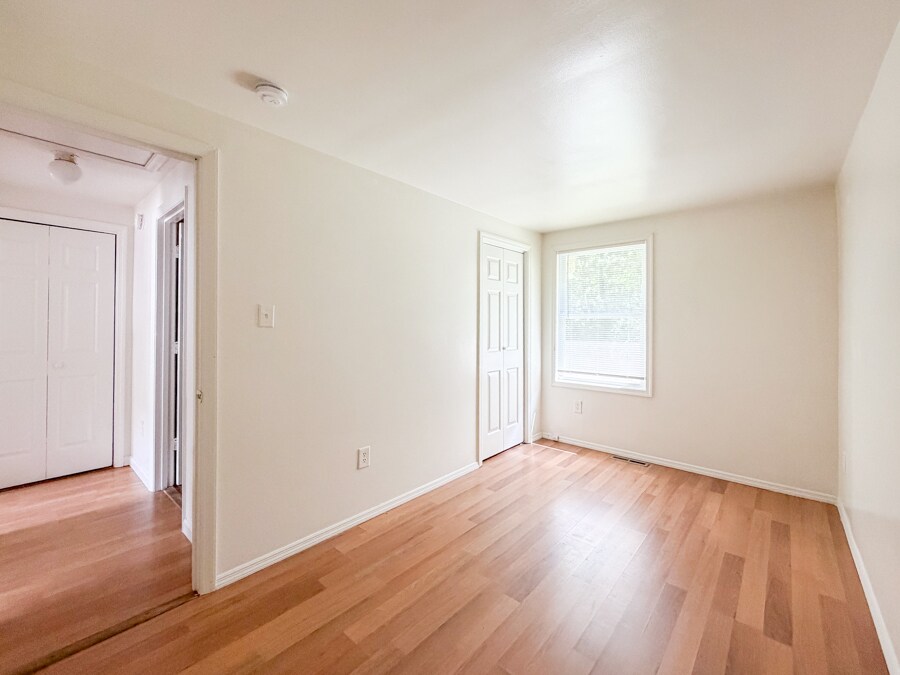 Building Photo - 35 Fox Hill Dr