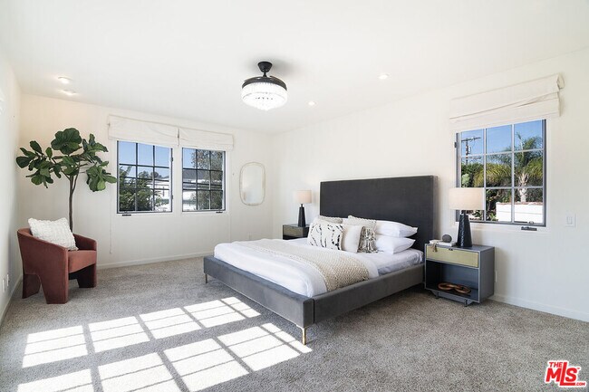 Building Photo - 131 S Martel Ave