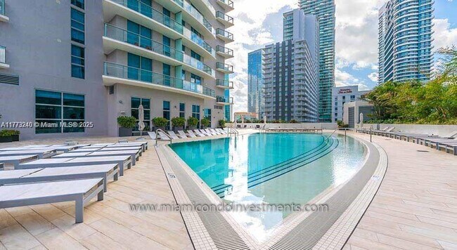 Building Photo - 1100S S Miami Ave