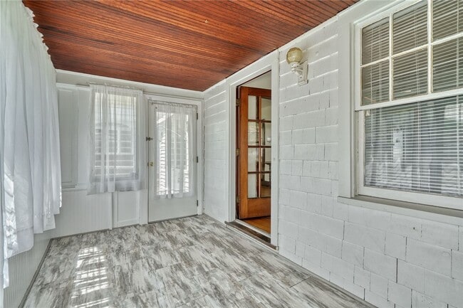 Building Photo - 4 Belford Dr