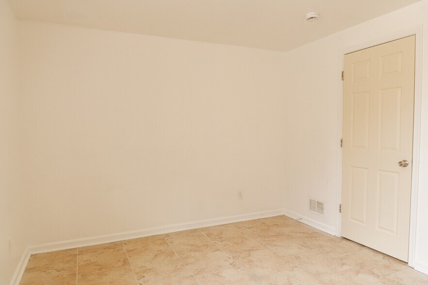 Building Photo - 1811 W Berks St