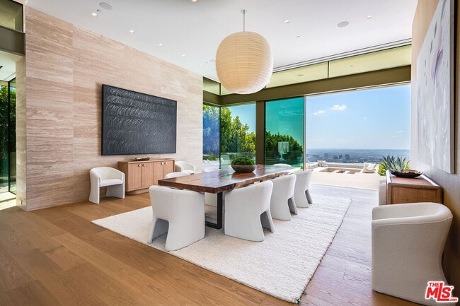 Building Photo - 9016 Thrasher Ave