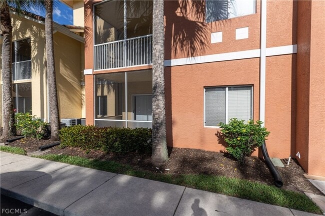 Building Photo - 6490 Aragon Way