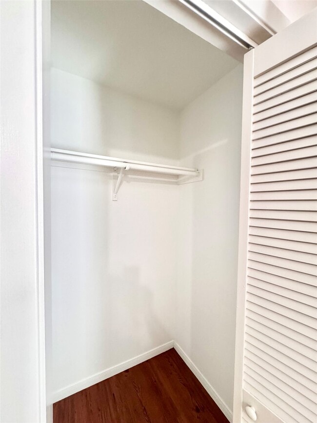 Building Photo - 301 Enid St