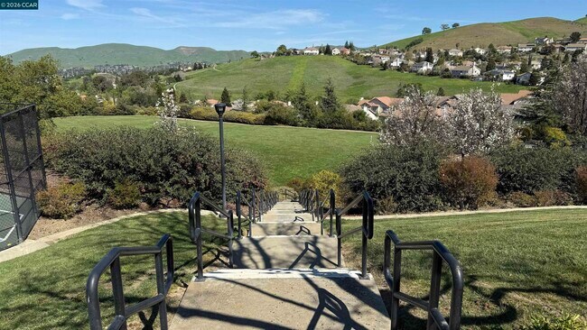 Building Photo - 829 Deer Spring Cir