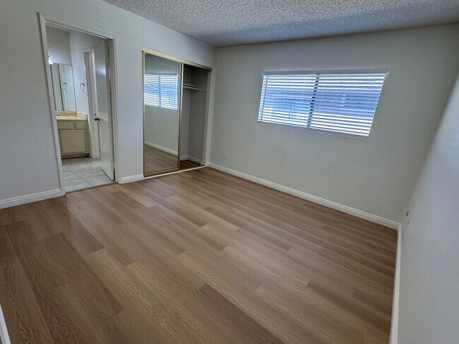 Building Photo - 15220 S Normandie Ave