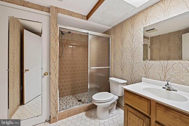 Building Photo - 5847 New England Woods Dr