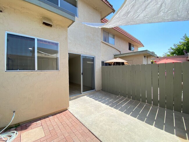 Building Photo - 637 Beverly Pl