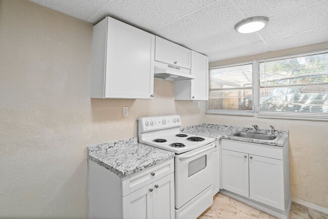 Building Photo - 8108 N Alaska St