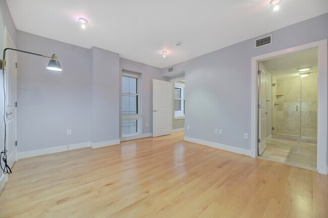 Building Photo - 1425 Rhode Island Ave NW