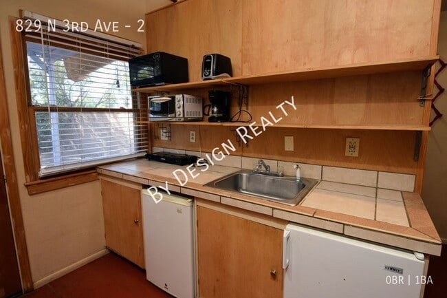 Building Photo - Casita Guest House - Just off 4th Ave/Univ...