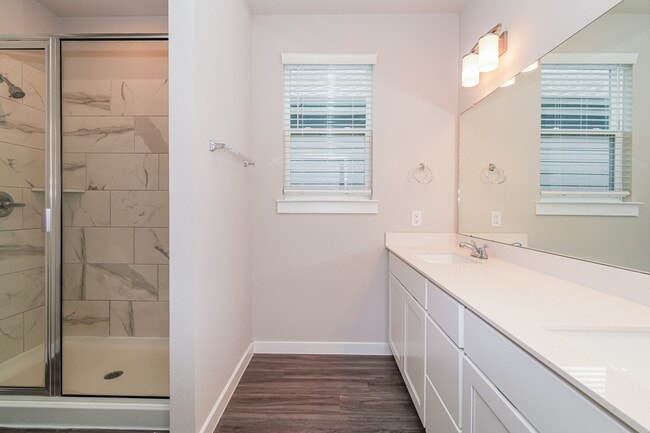 Building Photo - 18330 W Centro Cir