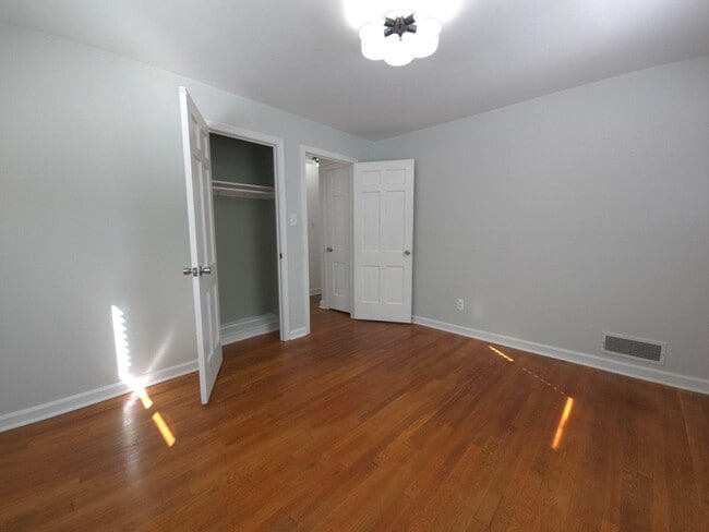 Building Photo - 2209 Quinton Rd
