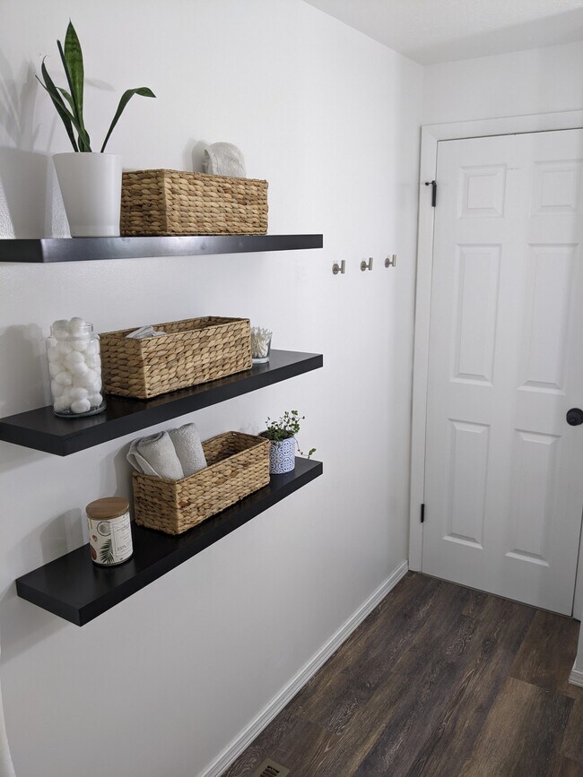 Upstairs Bathroom - 1820 N Afton Cir