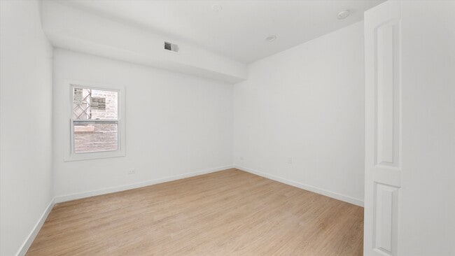 Building Photo - 2355 W Fullerton Ave