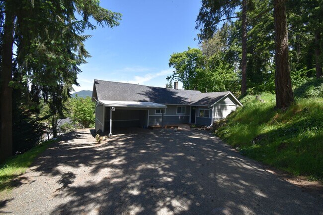 Building Photo - 157 Holloway Heights