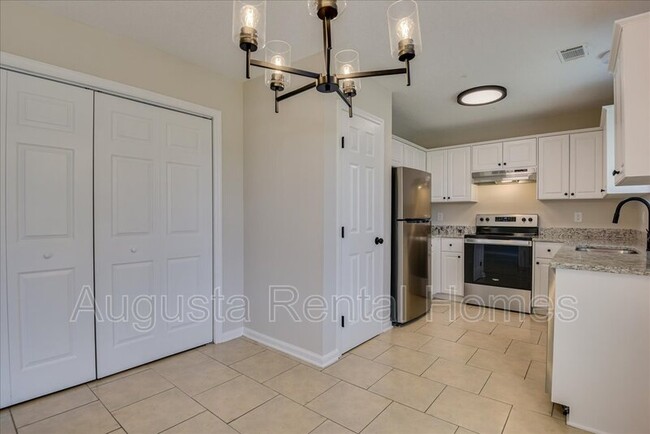 Building Photo - 4851 Jasmine Way