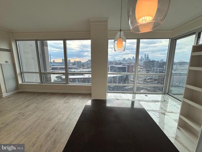 Building Photo - 901 N Penn St