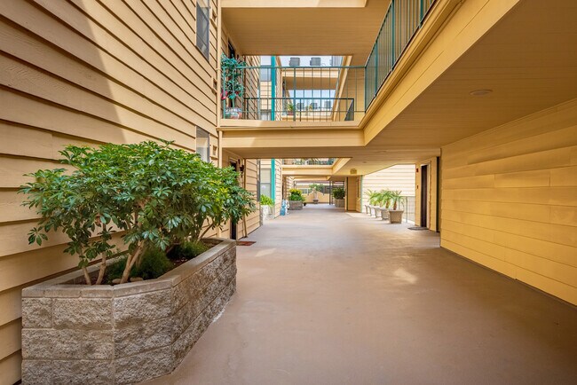 Building Photo - 350 W Loraine St