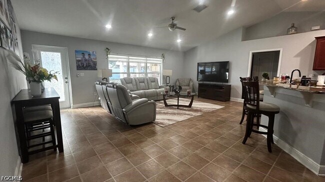 Building Photo - 180 SW Voltair Terrace