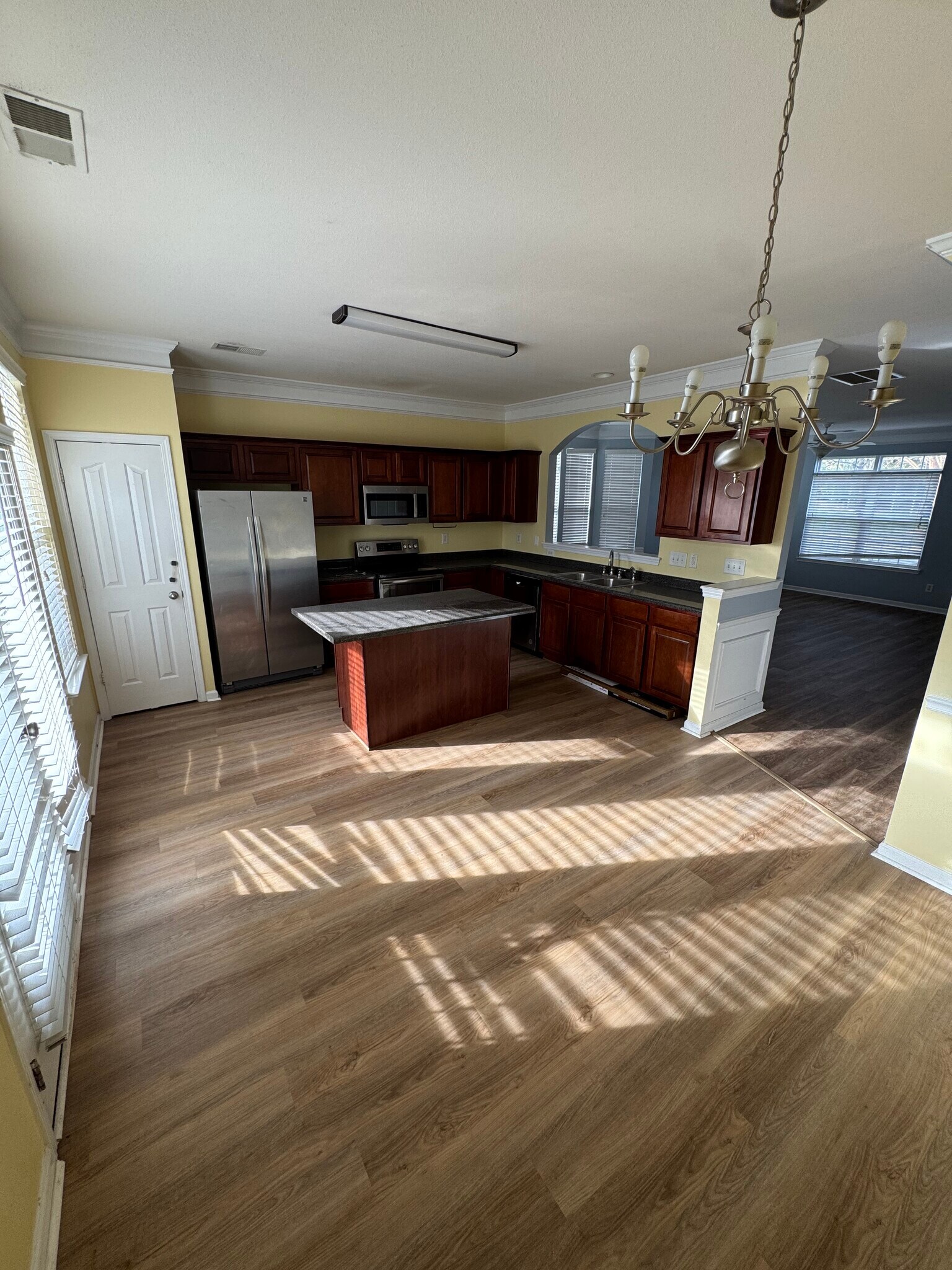 Building Photo - 9358 Greenheather Dr