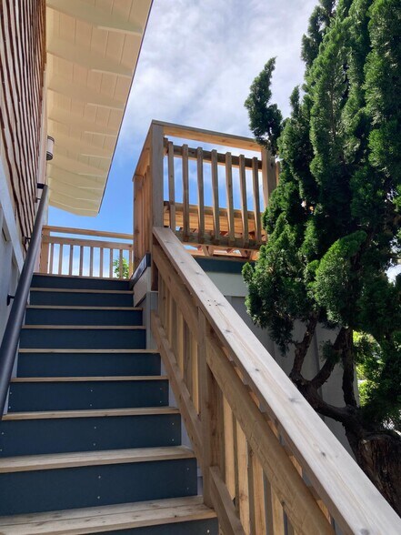 view up stairs to deck - 624 Bonair St
