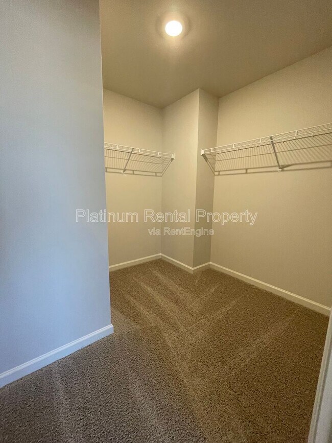 Building Photo - 56 Rustin Rdg