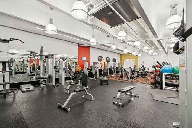 Building Photo - 101 S Eola Dr