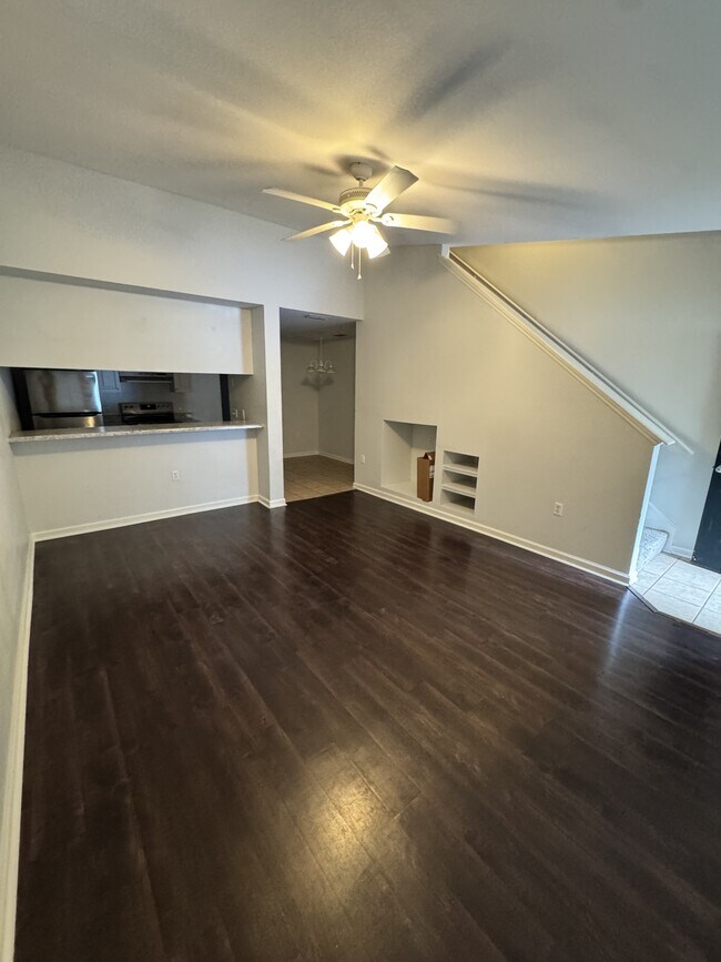 Building Photo - 2738 W Tharpe St