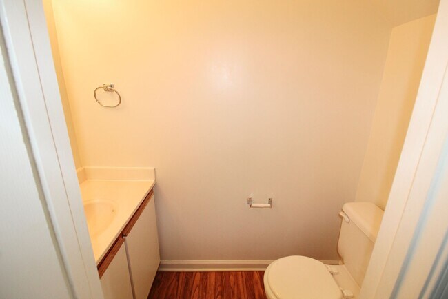 Building Photo - 520 Pheasant Run Cir