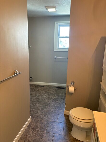 Building Photo - 18 Upham St