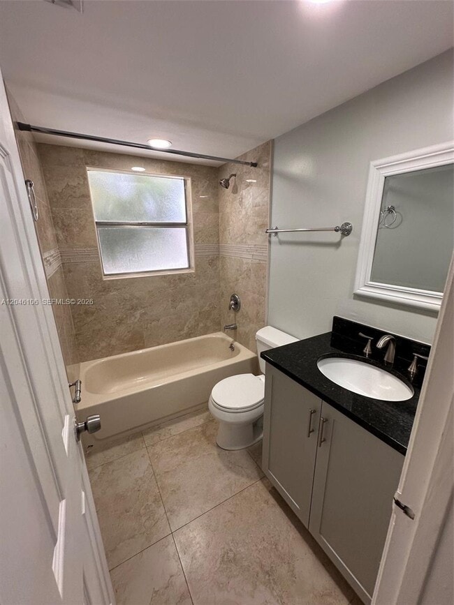 Building Photo - 9976 Twin Lakes Dr