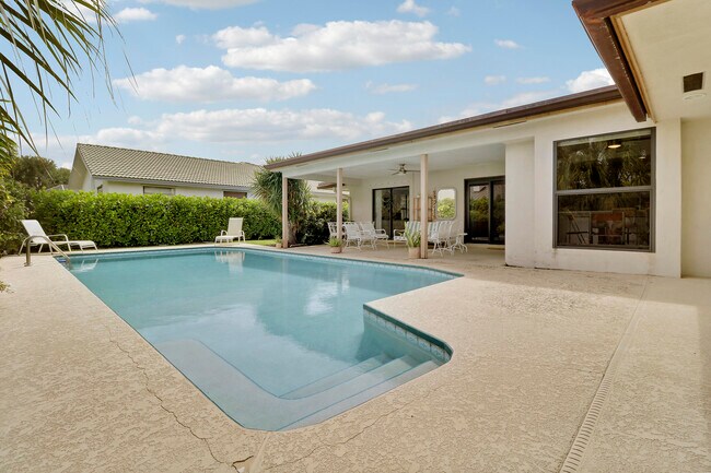 Building Photo - 85 Hickory Hill Rd