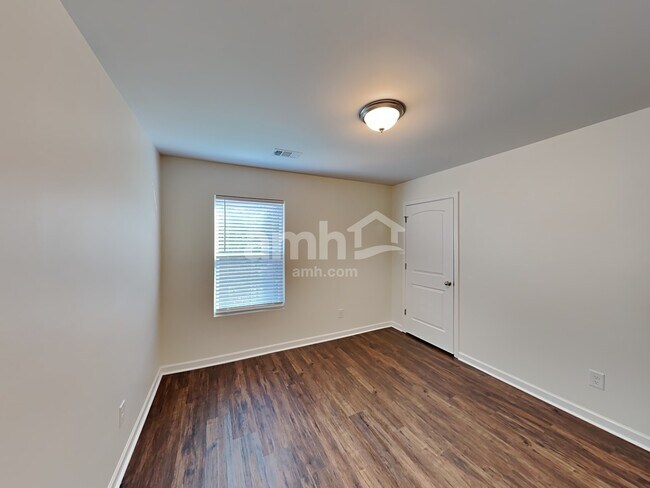 Building Photo - 110 Hayes Park Dr