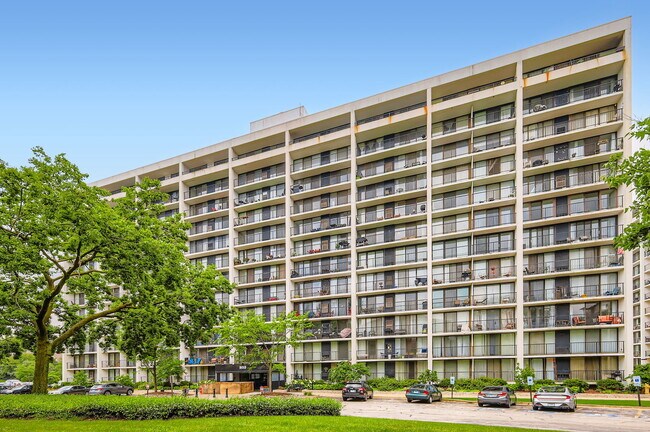 Building Photo - 2015 S Finley Rd