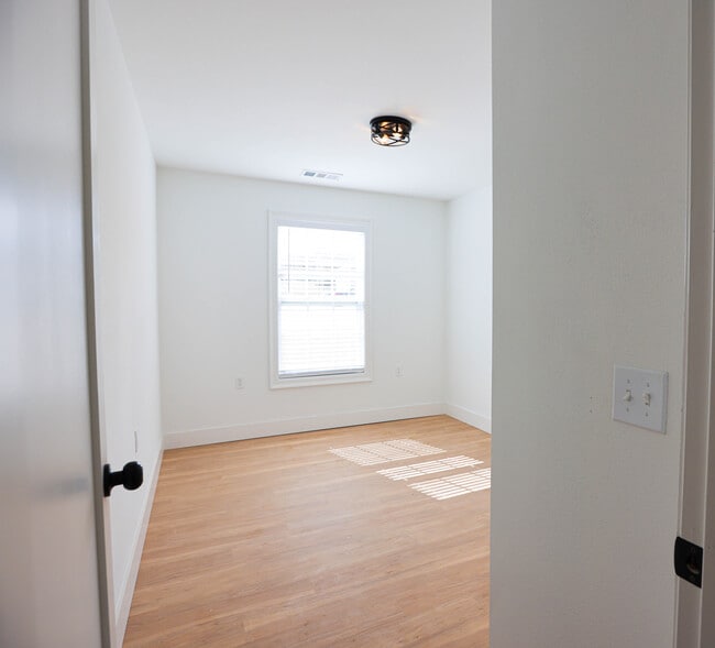 Building Photo - 123 Chrisna Maria Dr