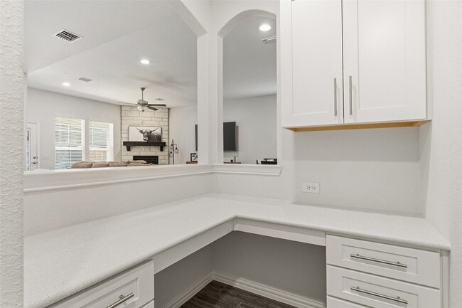 Building Photo - 1934 Peace Pl