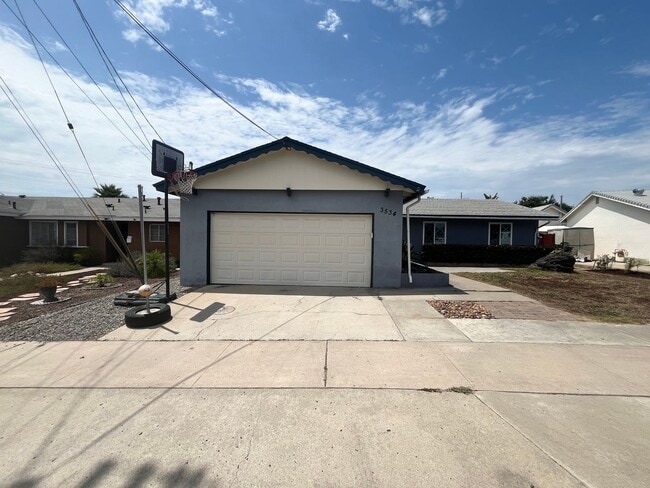 Primary Photo - CHARMING 3BD/2BA SINGLE FAMILY HOME IN CLA...