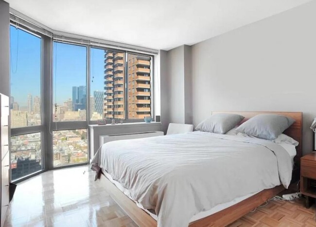 Primary Photo - 3 bedroom in New York NY 10036