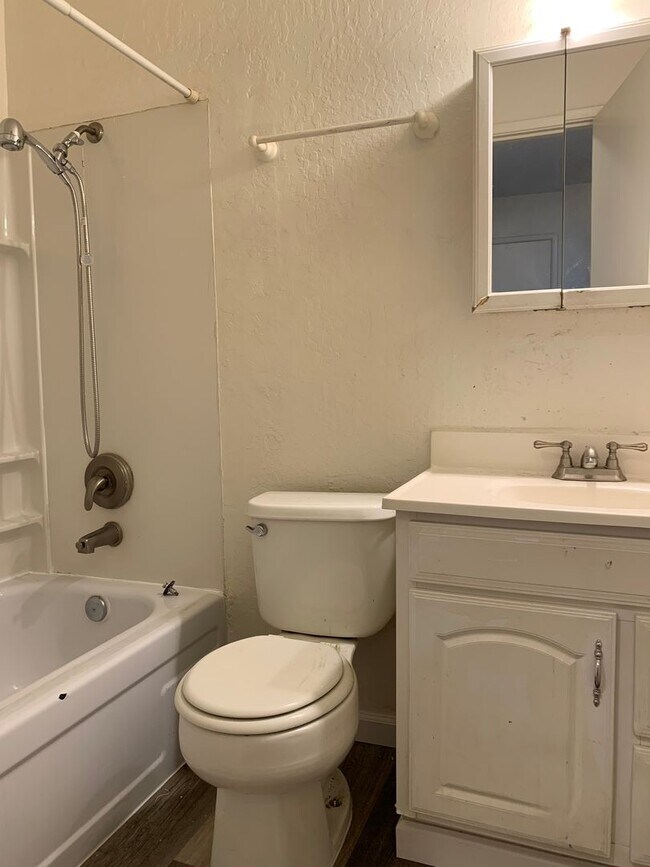 Building Photo - Great Condo in Antioch!