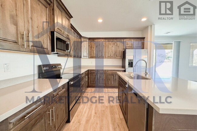 Building Photo - 2Bed/2Bath Gated Turnkey Home in Wickenburg! Ready for Immediate Move-In! -- 4 CAR GARAGE!