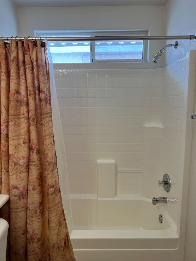 Building Photo - Summerlin North