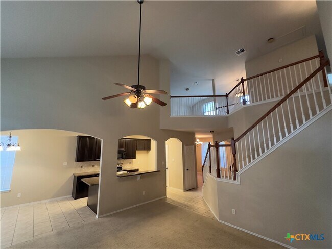 Building Photo - 6808 Rosita Oak Dr