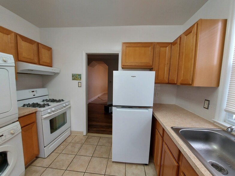 Kitchen (1) - 1107 N Ohio Ave