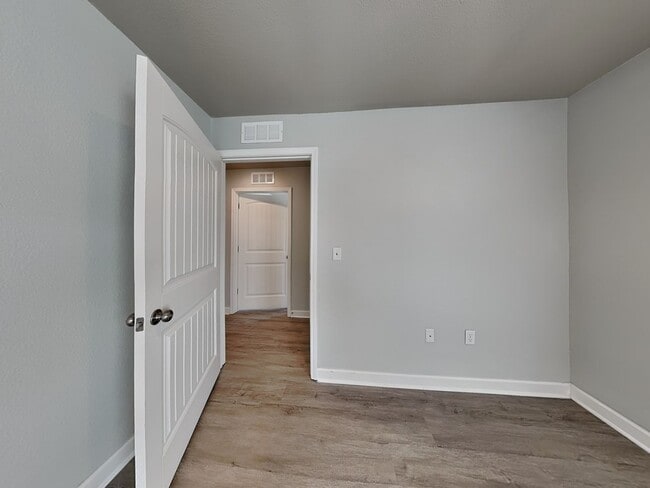 Building Photo - Charming 3-Bed, 2-Bath Home in Blue Springs