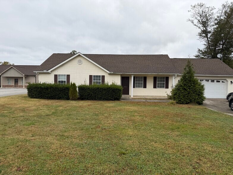 Primary Photo - 1071 Steele Rd