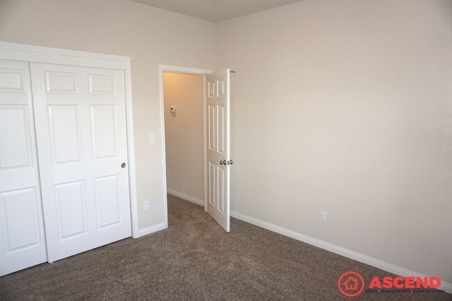 Building Photo - Charming Southwest Home!