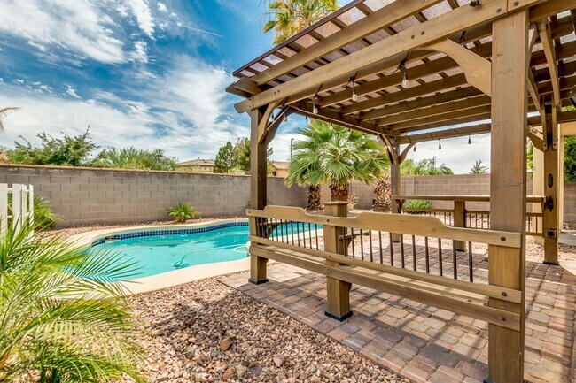 Building Photo - House with Private Pool in Spectrum at Val...
