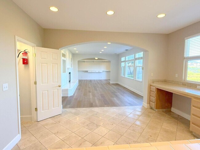Building Photo - Former Model Home in Desirable Bridges Com...