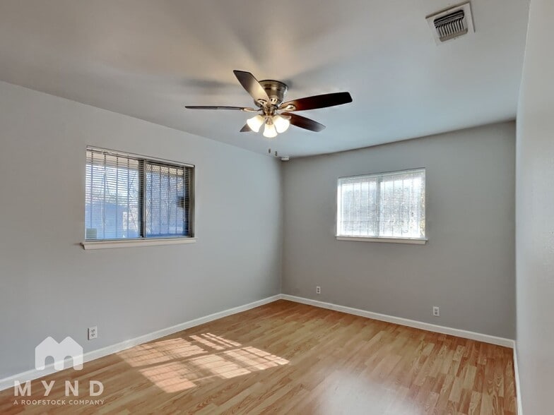 Building Photo - 5727 Bogart Dr